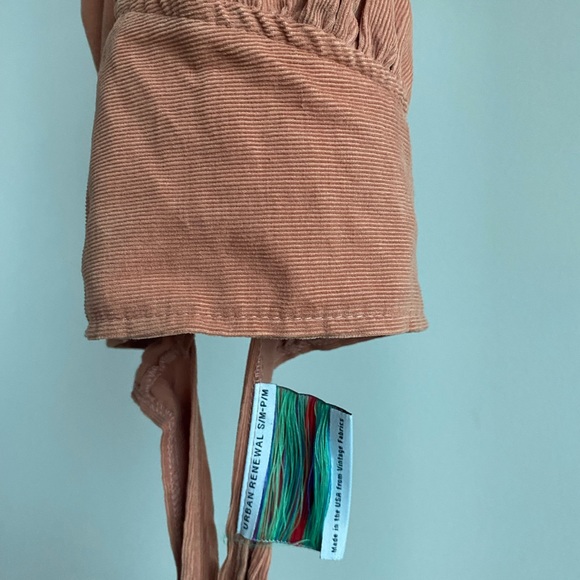 Urban Renewal Halter Top- ISO - SEARCHING FOR/TRADE - Picture 4 of 8